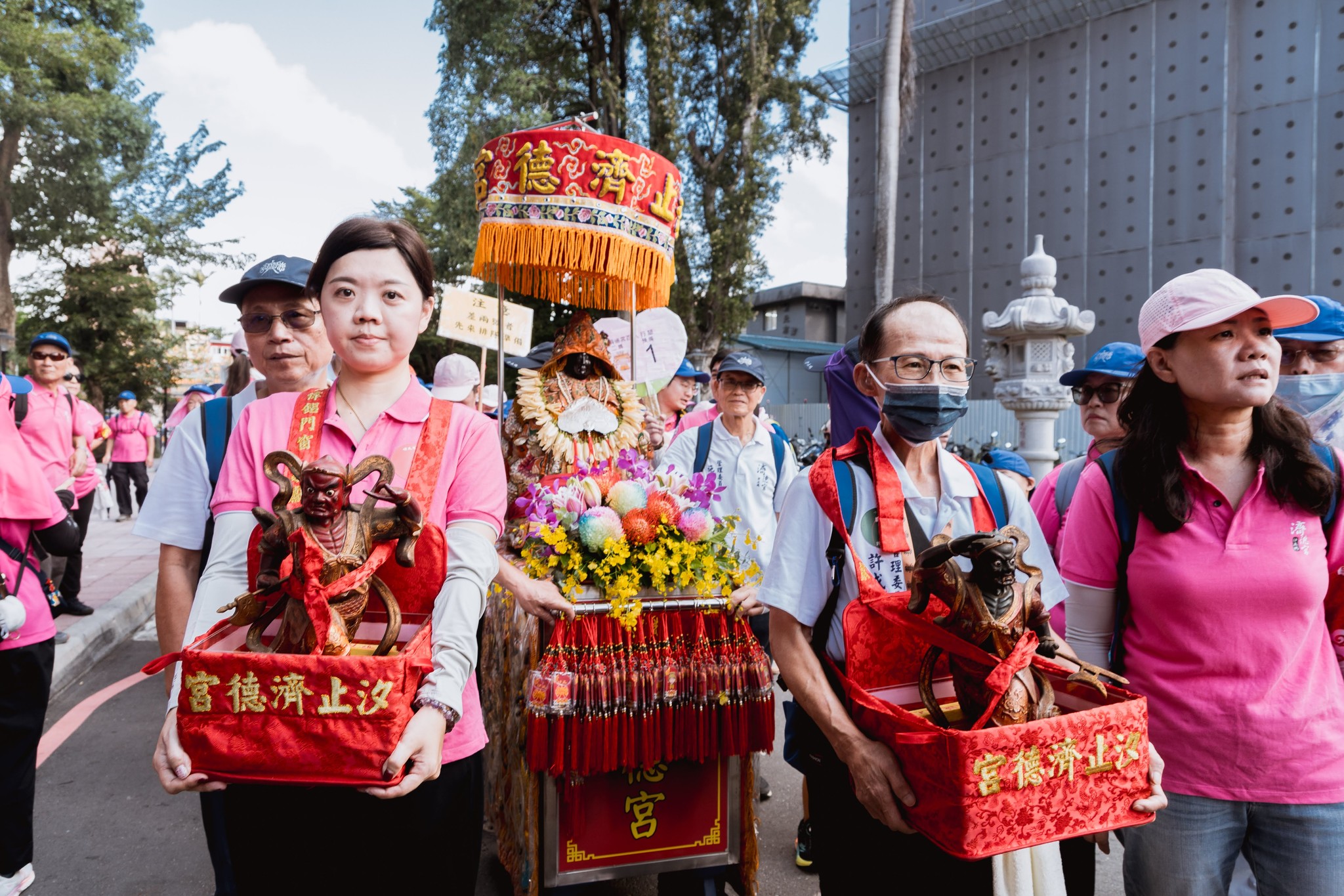 濟德宮百人行腳基隆圓滿完成